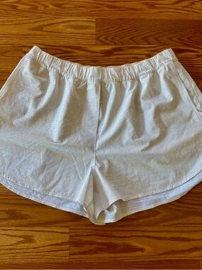 Lululemon Cream Elastic Waist Drawstring Shorts w/ Pockets Large Running Workout